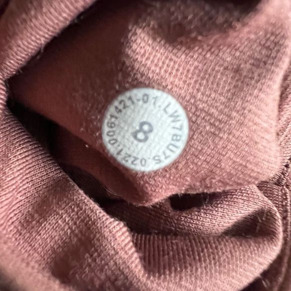 Lululemon High Rise Align Shorts 8 - Picture 3 of 3